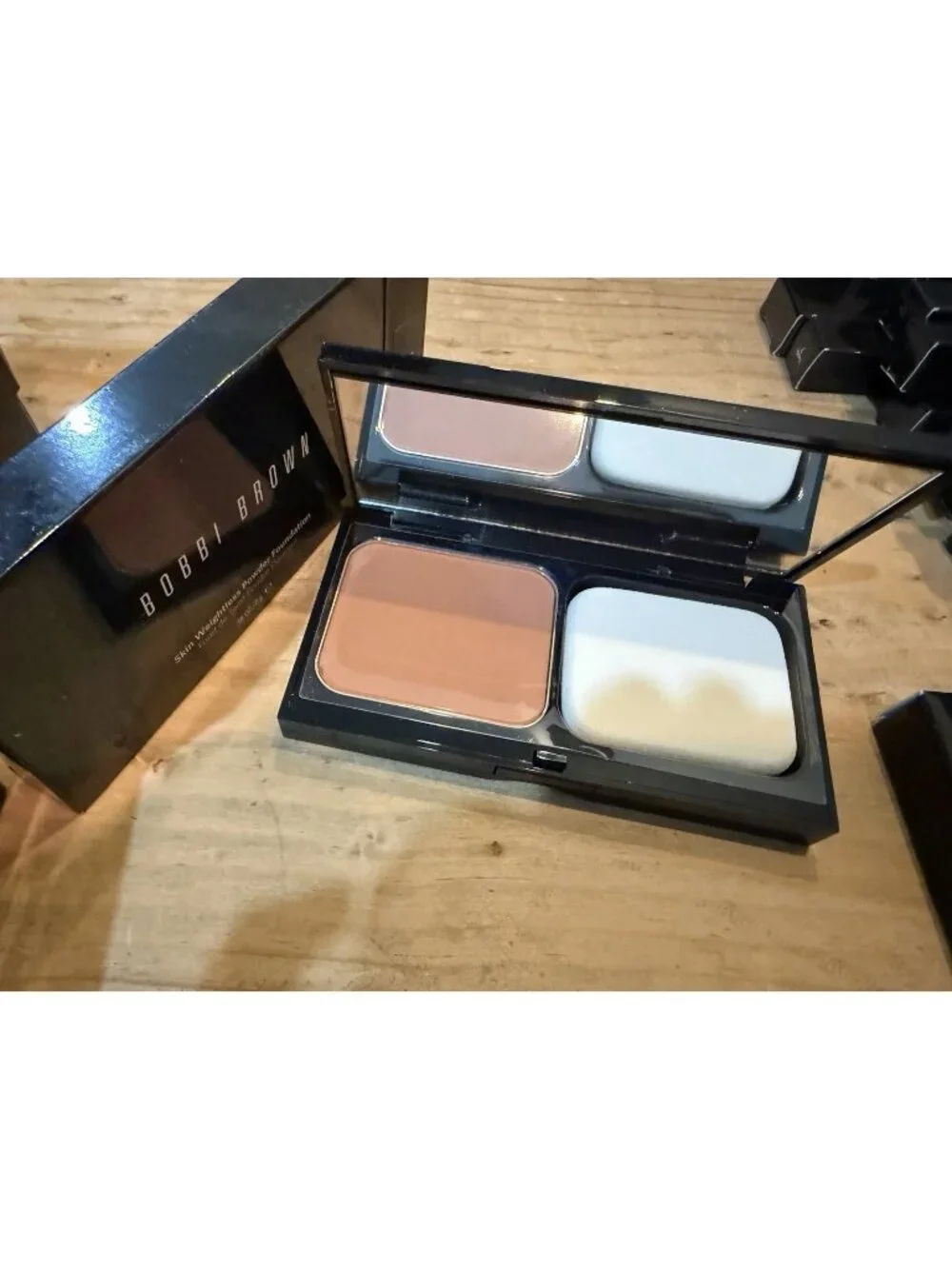 Bobbi Brown Skin Weightless Powder Foundation In Walnut NIB